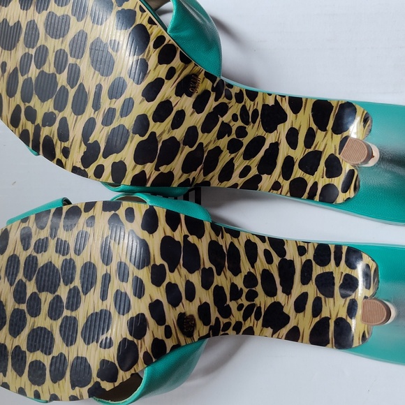 Heels - Picture 2 of 5